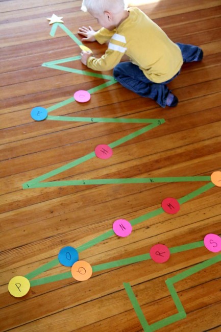 ABC-Christmas-Tree-Activity-433x650
