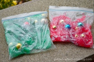 Sensory-Bags-Using-Leftover-Homemade-Finger-Paint-4-1024x678