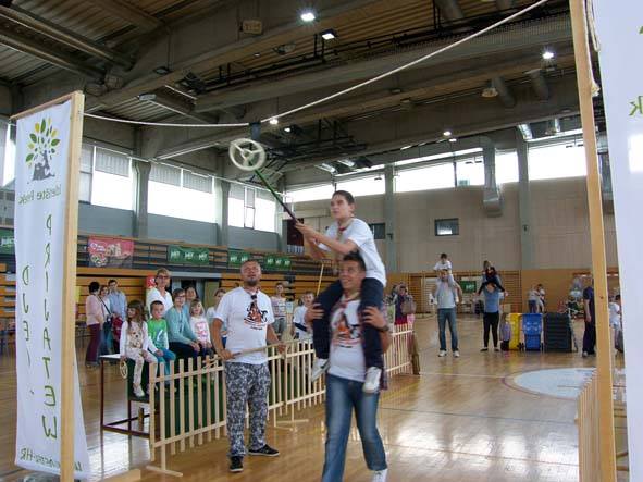 alka_na_tatinim_leđima