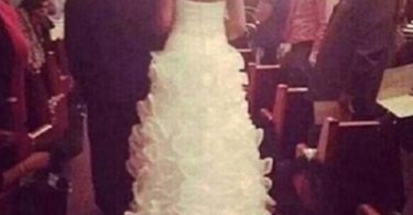 prikvačila dijete za vjenčanicu