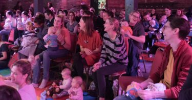 stand-up show za mame i bebe